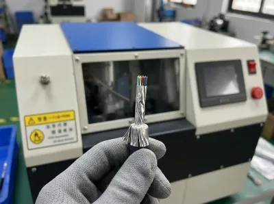Macchina automatica per spazzolatura, piegatura e taglio della schermatura dei cavi JW-835 Thumb