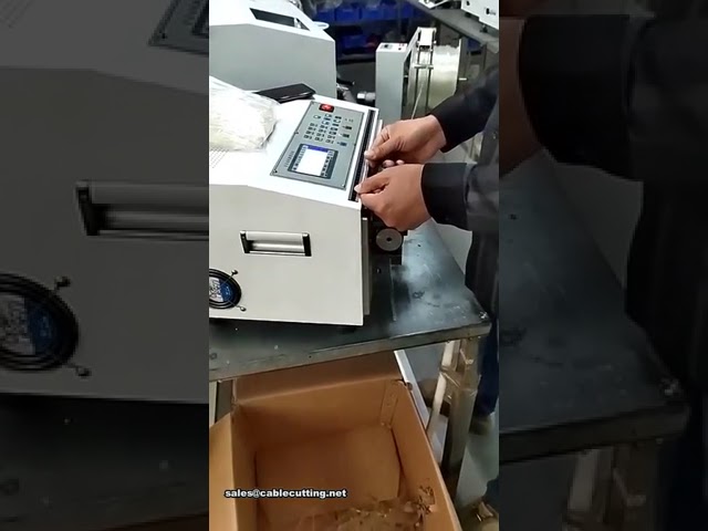 Macchina spellafili automatica computerizzata con taglio a cinghia di trasmissione e guaina elettronica