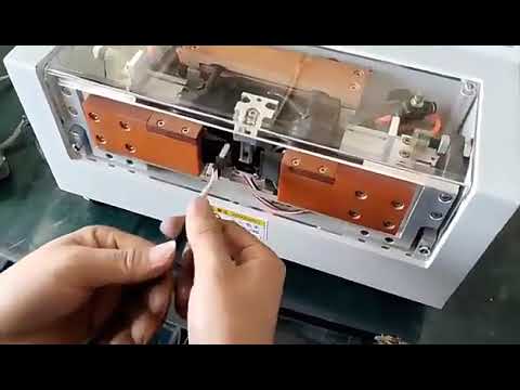 Apparecchiatura di saldatura ad alta frequenza per connettori in fibra ottica: automatica a fotocellula, efficiente e precisa