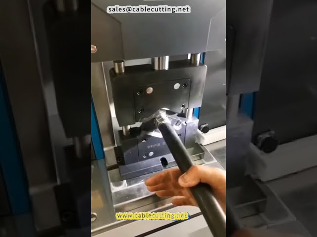 Crimpatura 300 mm² terminale quadro a sei lati con pressa crimpatrice 30T