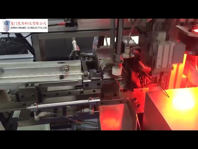 Macchina automatica per taglio, spelatura, crimpatura, saldatura e inserimento di connettori
