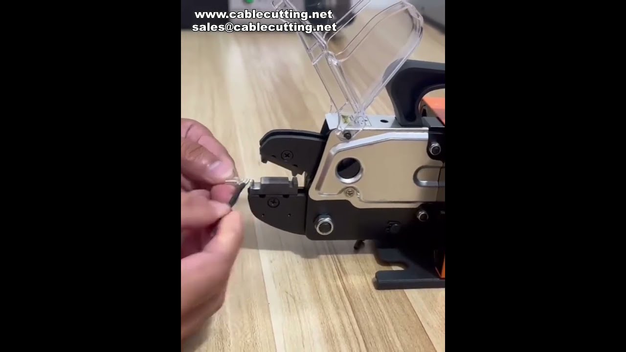 Soluzioni Personalizzate per Stampo: Crimpatura di Terminali Irregolari | #fabbrica #automazione