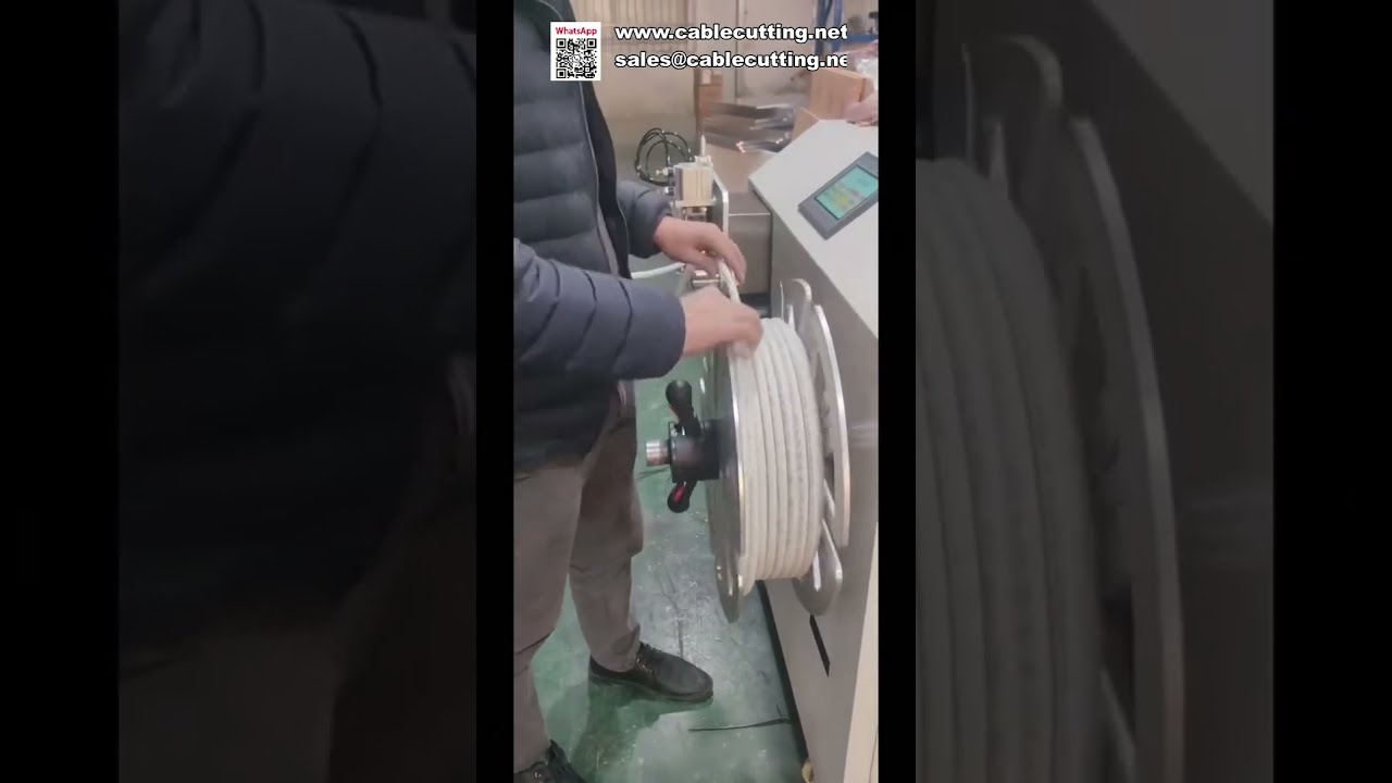 Macchina automatica per lavorazione e avvolgimento cablaggi elettrici