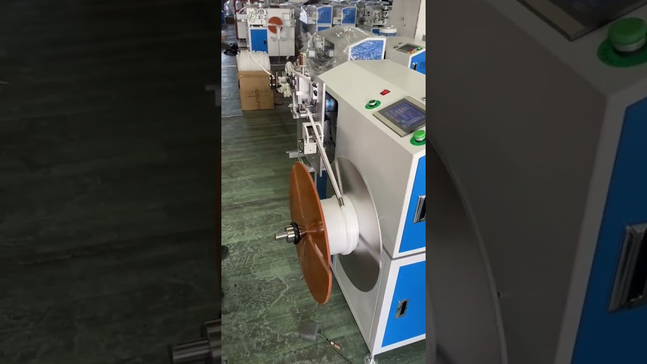 Dosaggio preciso e avvolgimento ordinato di strisce in schiuma e silicone con taglio rapido | Macchina industriale #factory #machine