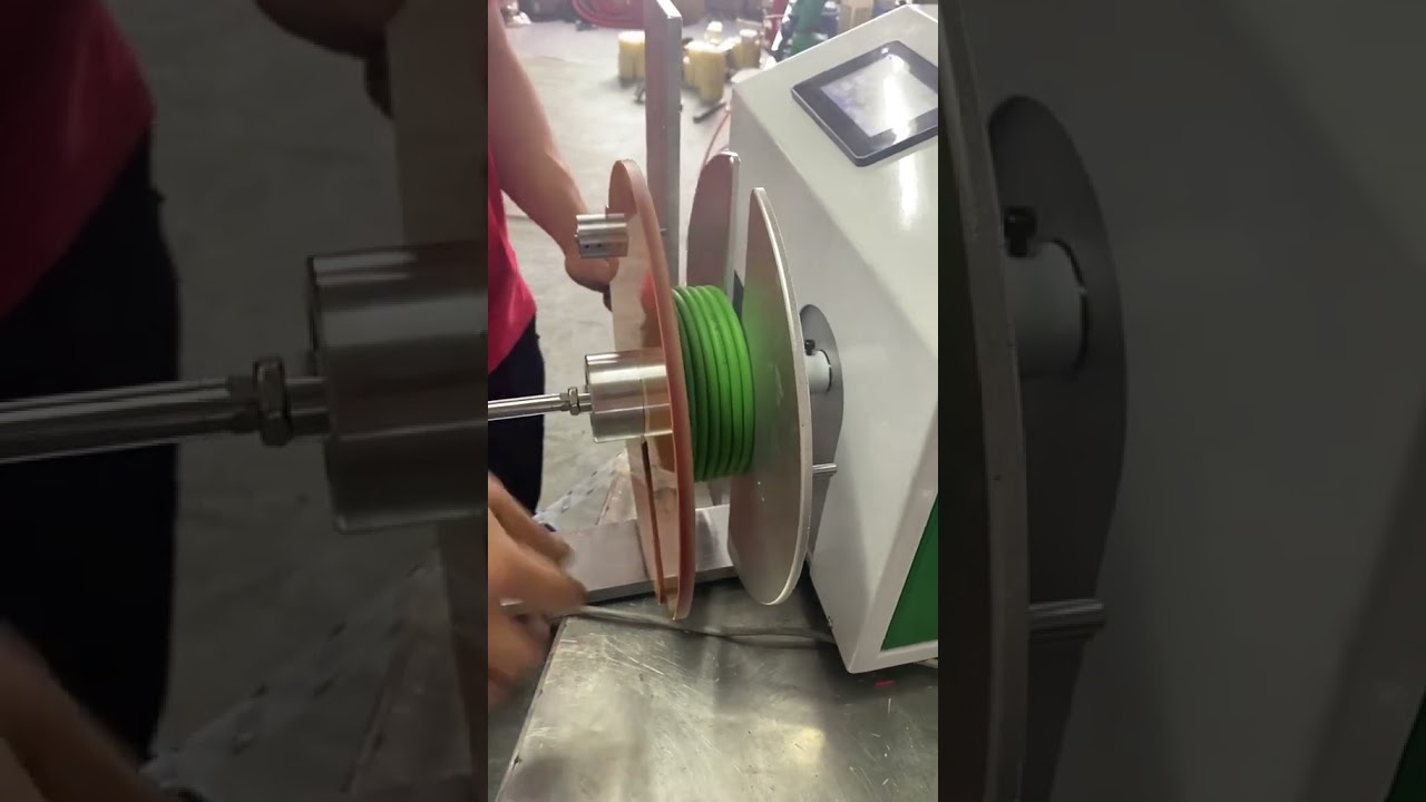 Avvolgitore di Cavi ad Alta Efficienza con Smistamento Automatico per Bobine Organizzate di Cavi di Rete e Alimentazione | Macchina da Fabbrica