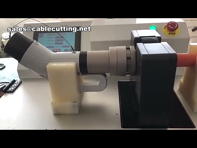 Macchina Automatica Serraggio Dadi per Energia Rinnovabile | Avvitatore Connettori