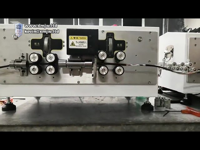 Macchina automatica per taglio e spelatura a otto ruote motrici per cavi BV e cablaggi elettronici