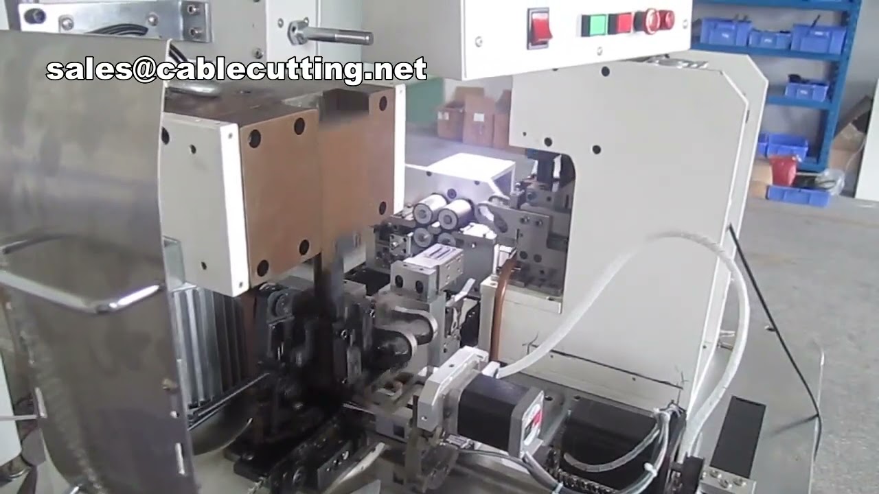 Macchina taglia, spela e crimpa cavi piatti – Automazione industriale