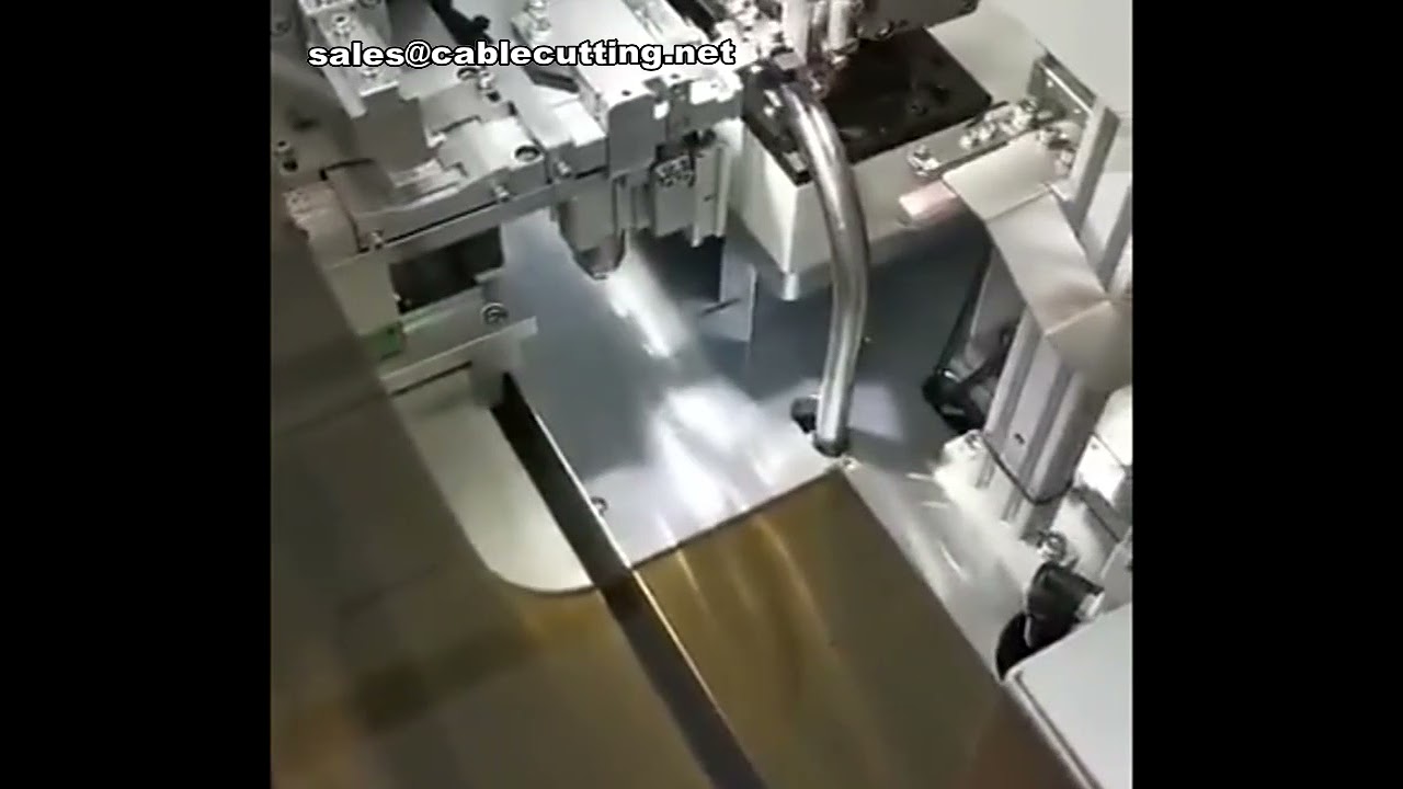 Macchina spellacavi paralleli per cavi a nastro e crimpatura a stagno dei fili derivati