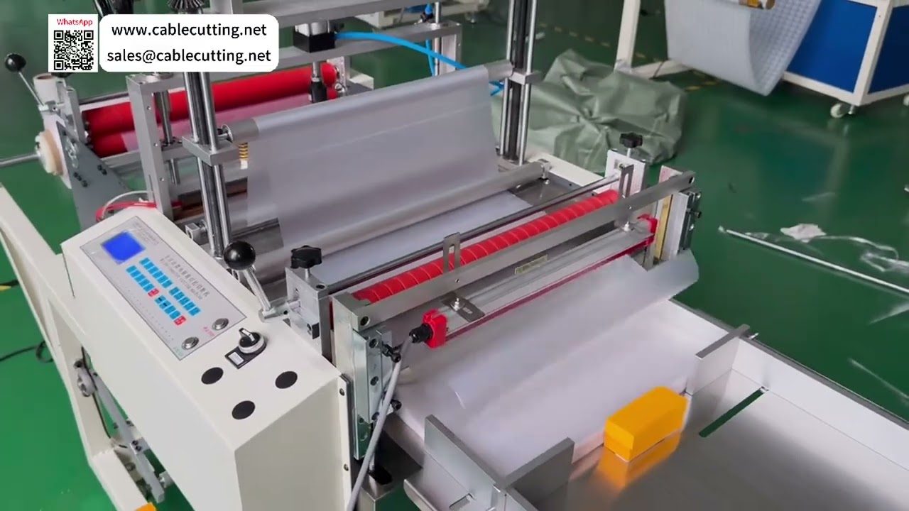 Piccola macchina automatica per la produzione di sacchetti con termosaldatura e taglio a freddo, strumento per operazioni produttive