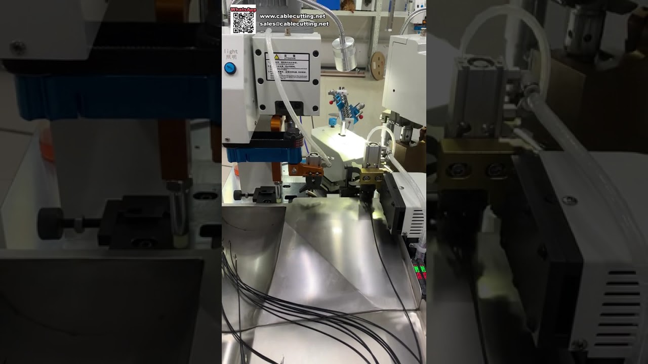 Macchina crimpatrice automatica a doppia testa per terminali, lavorazione cavi ad alta efficienza